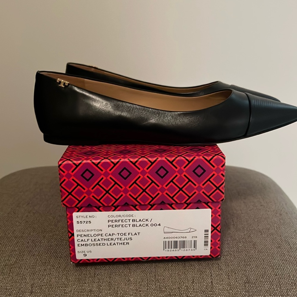 New in Box Tory Burch Leather Flat